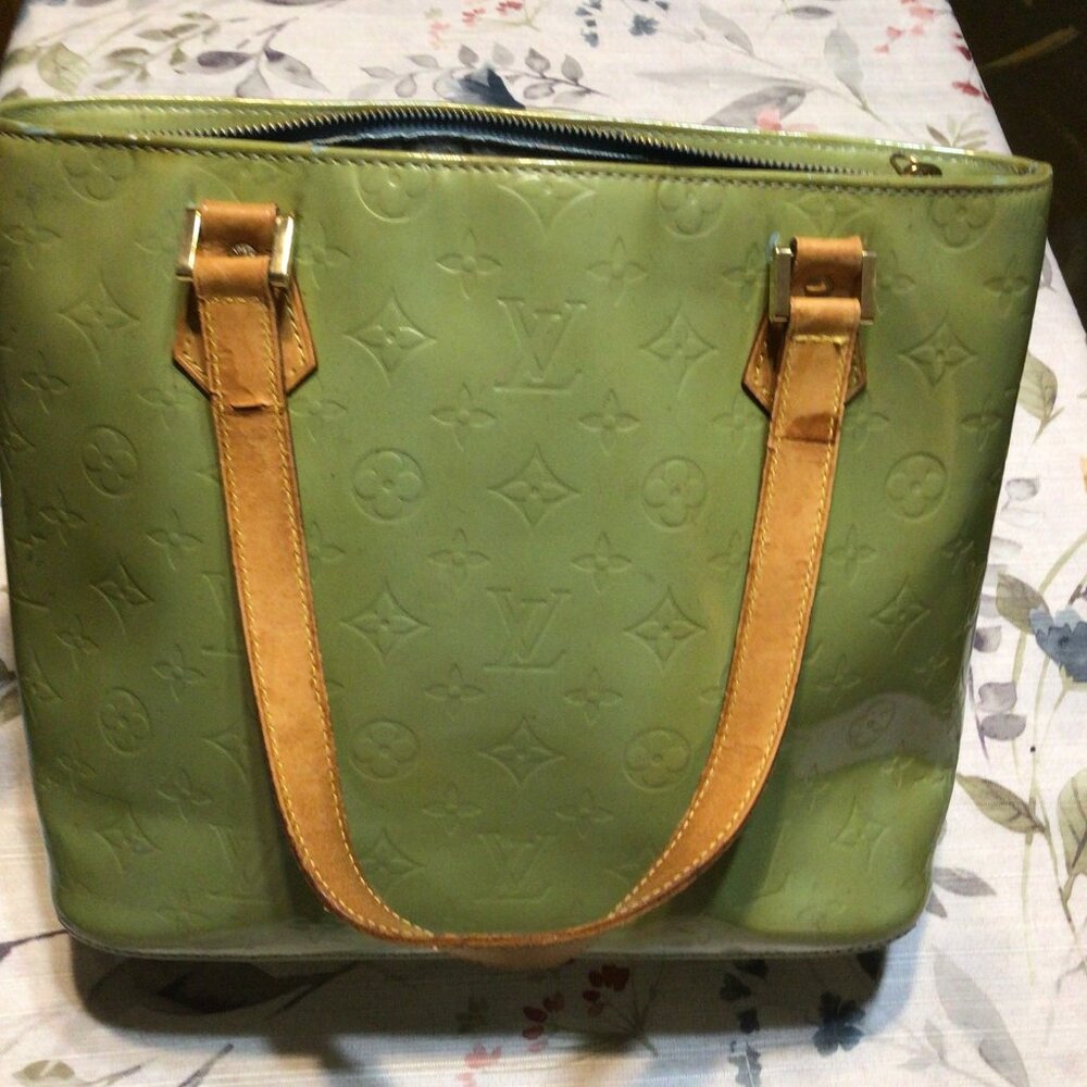 Louis Vuitton Vernis Bag Light Green